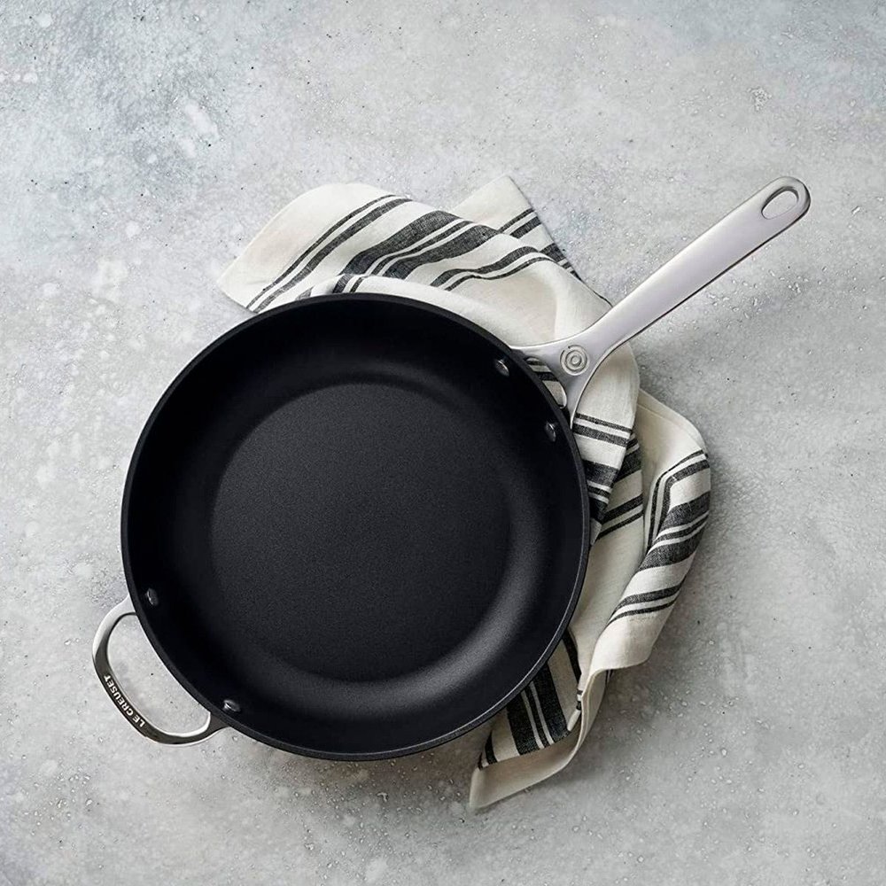 frigideira funda com alca 28 cm non stick le creuset