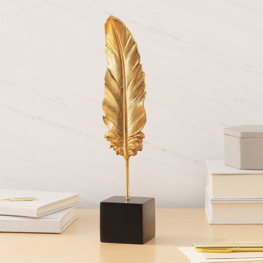 decoracao escultura pena dourada 40x10 cm 2